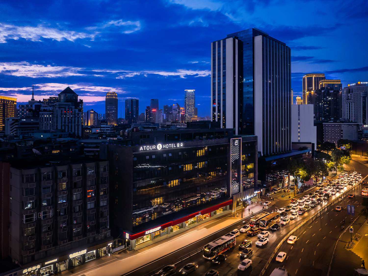 成都宽窄巷子人民公园地铁站亚朵S酒店