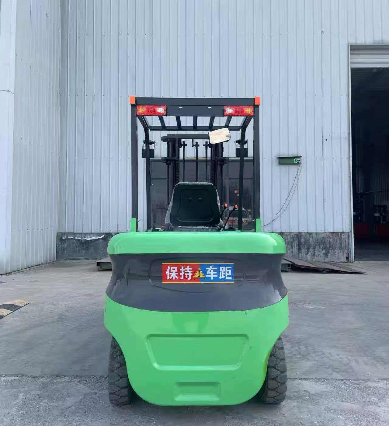 3月30日济宁全新3吨电动叉车3节门架加中缸升高4.5米配锂电池质保3年可上牌网络拍卖公告