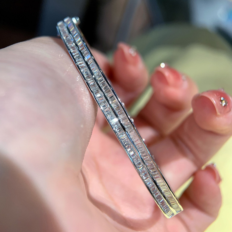 [Zhenmeifu] Total 1.2 Carats of 18K White Diamond Baguette Bracelet, Fashionable and Elegant Zy08