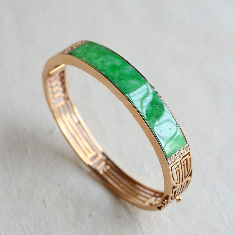 Natural Jadeite Hot Green 18K Gold Inlaid Bracelet, Full Green Oval Imperial Concubine Bracelet, Ancient Chinese Style, Weighs 19.86 Grams