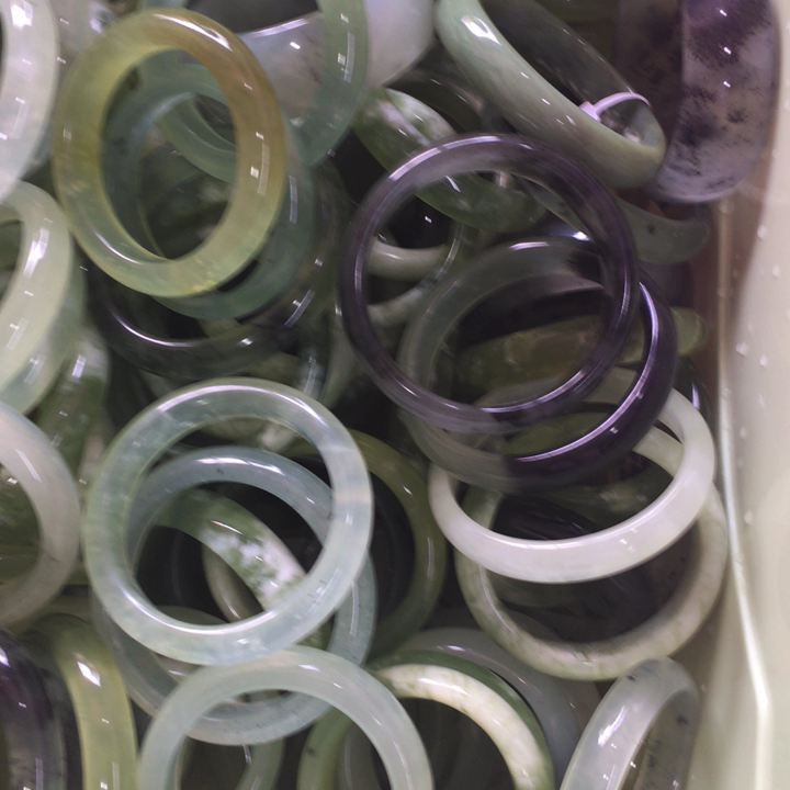Xiu Jade Source Direct Sowing Room For Leaking of the Jade Bracelet