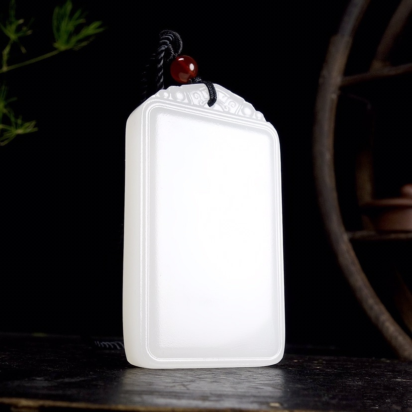 Famous self-operated leaks, white jade, nothing, natural jade oil, fine pendant jade, master works