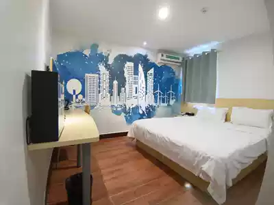 Fast 8 Hotel Chain (Guangzhou Southern Hospital Medical University Branch)Luxury Big Bed Room