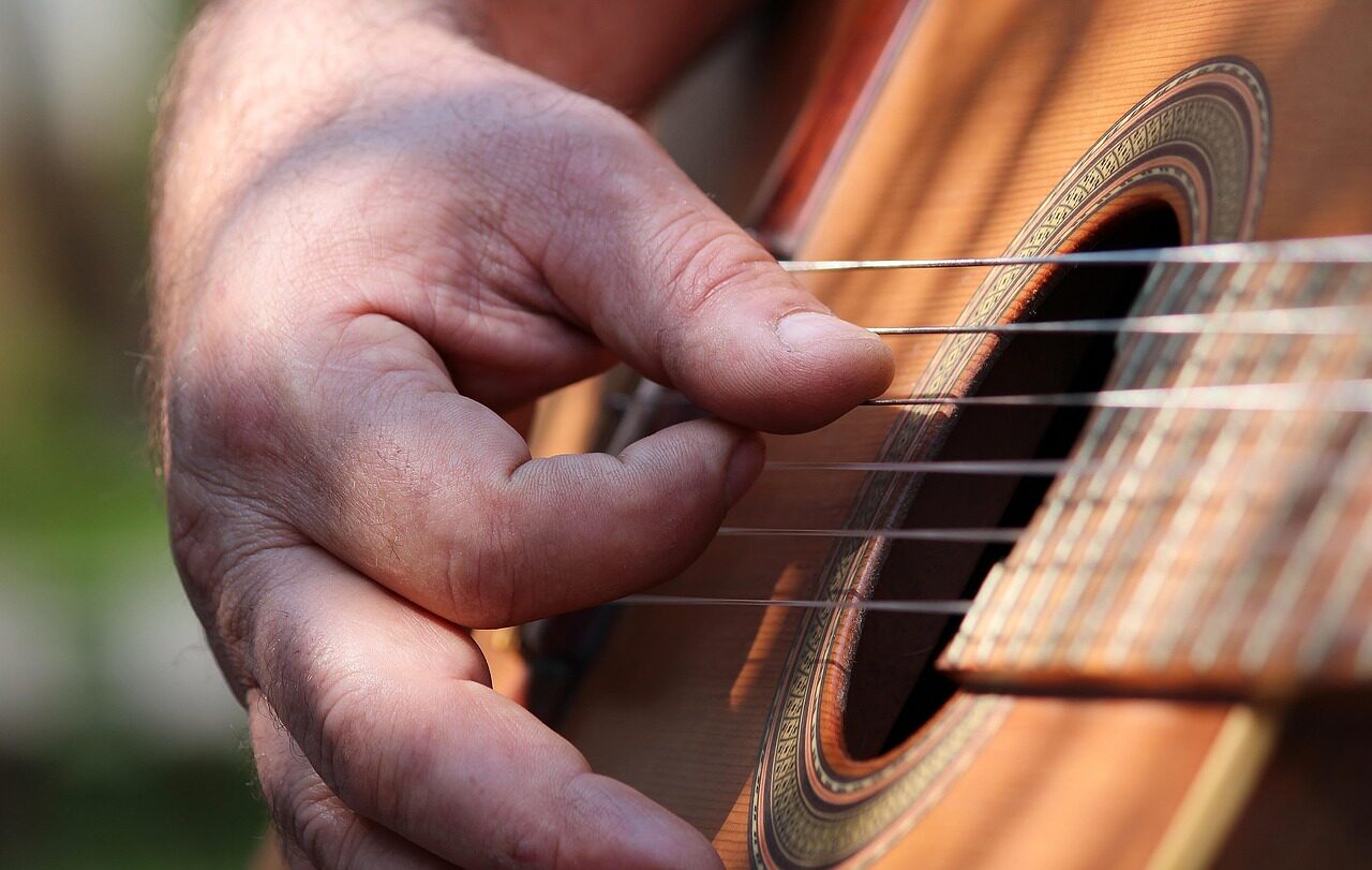 a suspended chord guitar