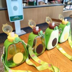 Cross-Border High-Appearance Creative and Super Cute Avocado Straw Plastic Water Cup with Portable Strap for Children's Outdoor Sports Water Bottle
