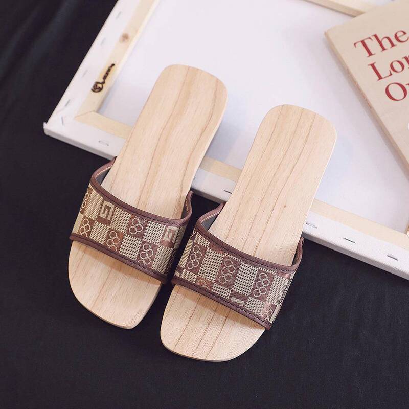 Fashionable Wooden Slippers, New Style Wooden Clogs for Men and Women, Summer Home Bathroom Low-Heeled Wooden Clogs, Free Shipping