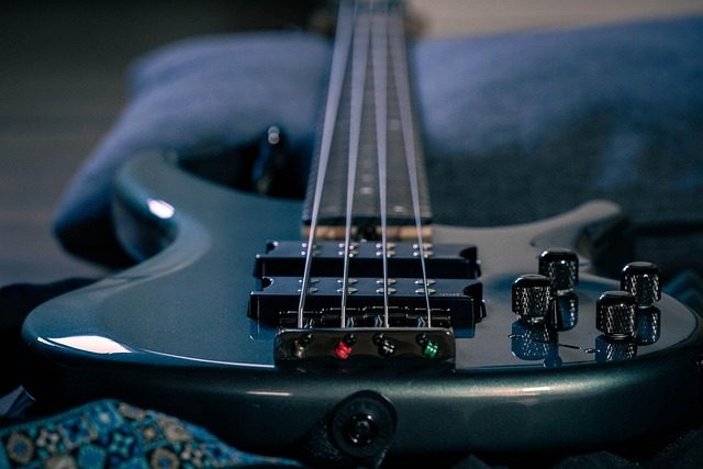 who played bass in the beatles