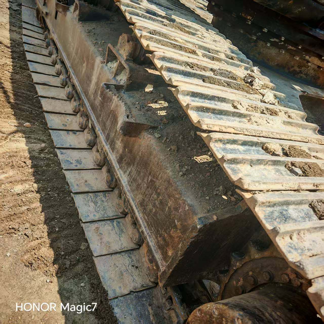 12月31日济南20年中联重科245-10履带挖掘机一辆网络拍卖公告