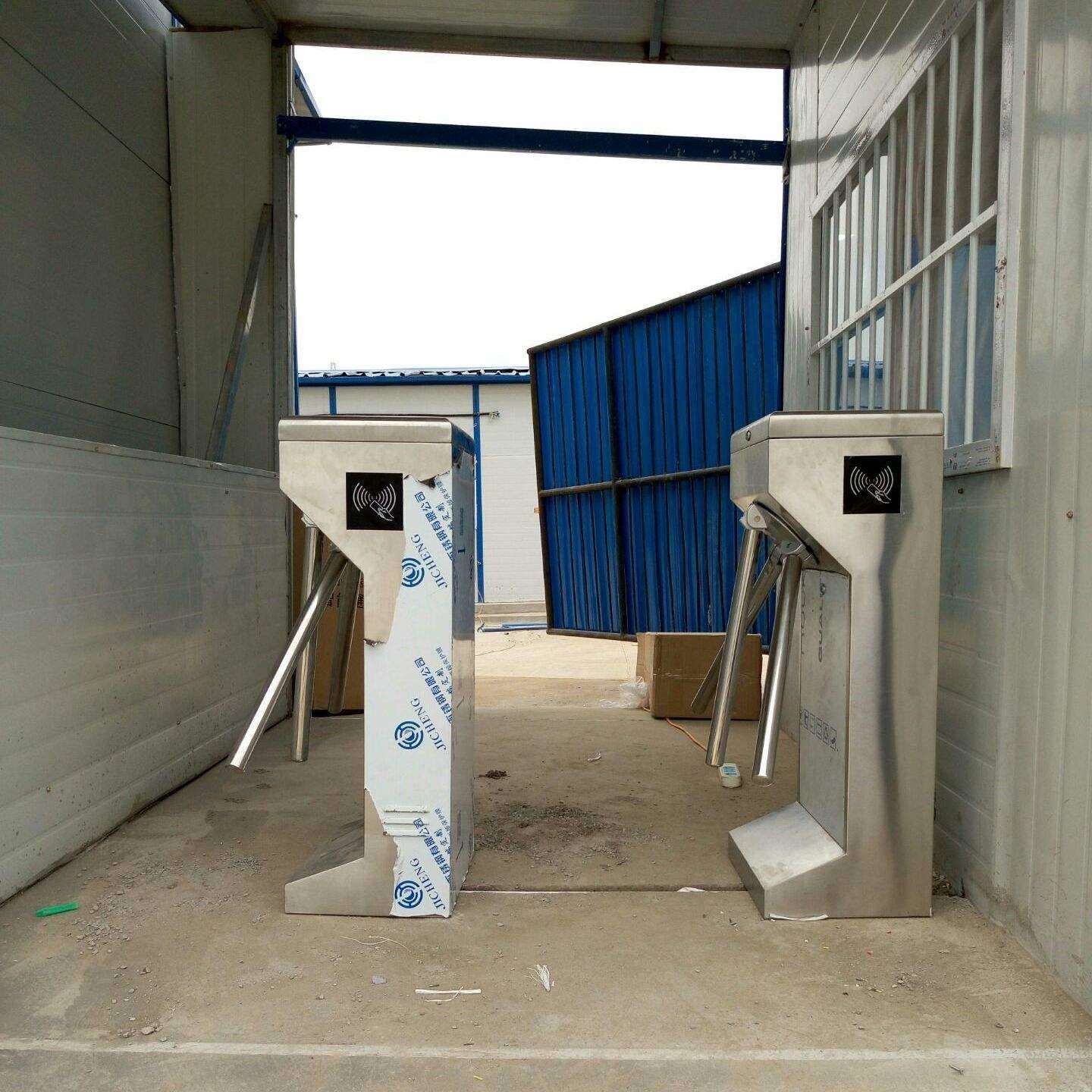 Factory alcohol disinfection gate alcohol detection channel access control machine employee attendance management equipment