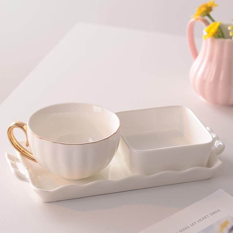 Mug with a High-End, Light Luxury Feel, Ceramic Coffee Cup and Saucer Set, Exquisite Afternoon Tea Set, Floral Tea Cup, Latte Cup and Saucer