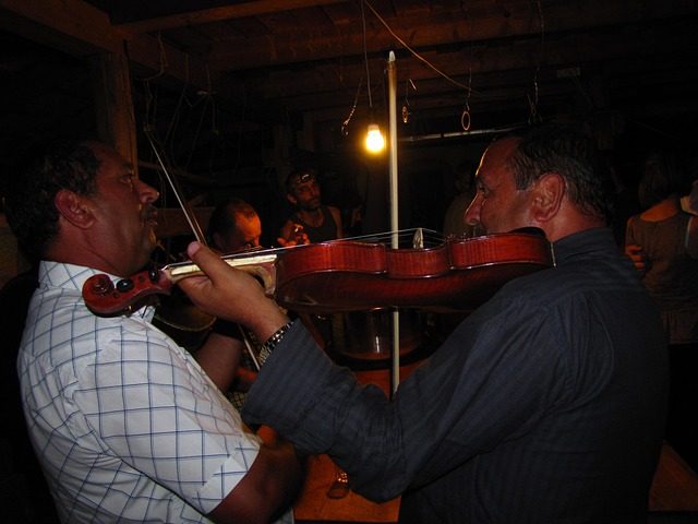 how to read a violin music sheet