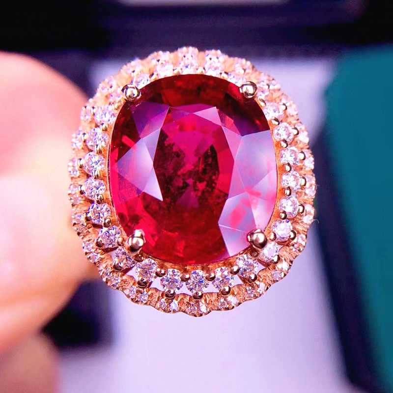 6 5-carat natural pigeon blood red rupee red tourmaline ring with good fire and 18k gold inlaid with diamonds