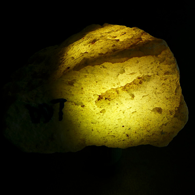 Light-Transmitting Burmese Natural Jade Raw Stone Auction 402.41g