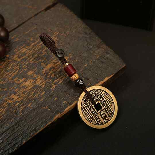 Brass Car Keychain Exquisite Female Key Car Pendant Pendant Jewelry Safety Buckle Retro Mountain Ghost Flower Money Male