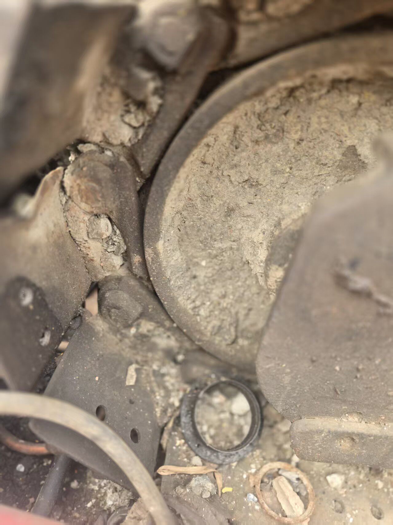 3月30日成都现代R60-7型履带式液压挖掘机一台（出价即进入倒计时）网络拍卖公告