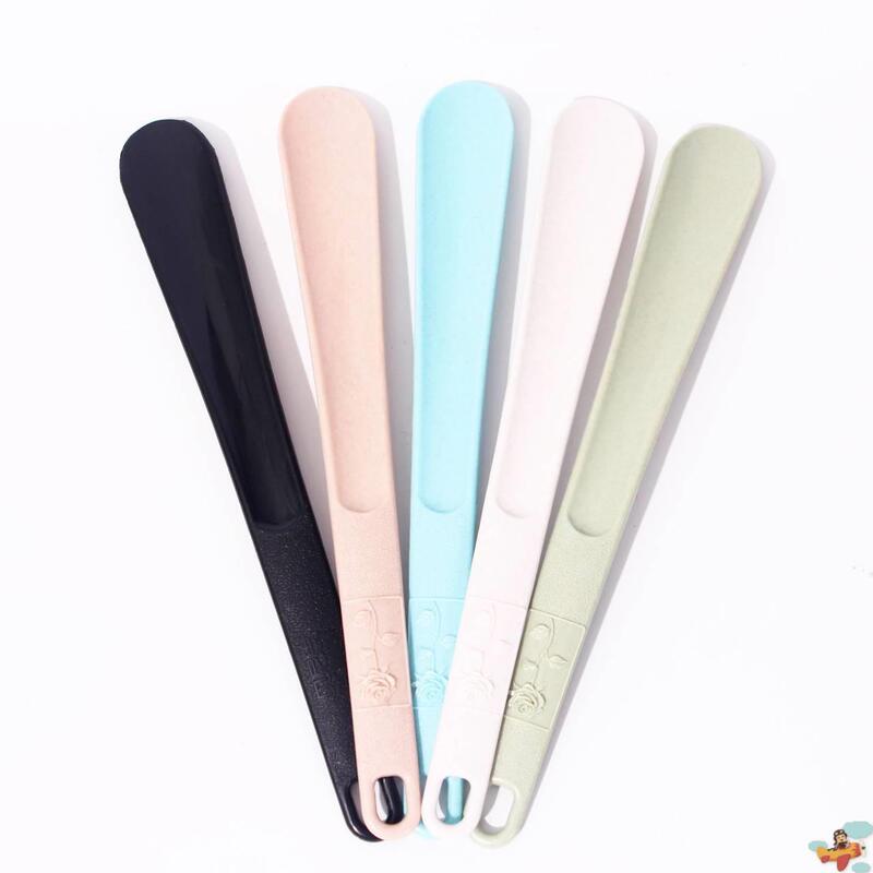 Japanese Imported Shoehorn for Pregnant Women and the Elderly, Extended Handle Household Plastic Resin Shoe Lifter