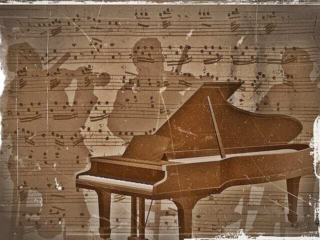 how much does an upright piano weigh