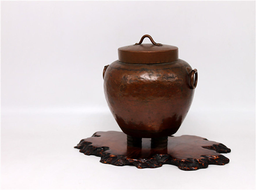 Interesting collection] Rare Meiji period copper hand-made tea ceremony water finger with wooden base for landscaping
