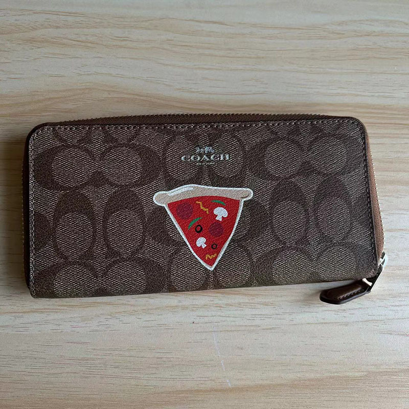 9.9 New and Unused Coach Women's Wallet Coin Purse F57820Svbdx Has Defects and Cannot Be Returned or Exchanged