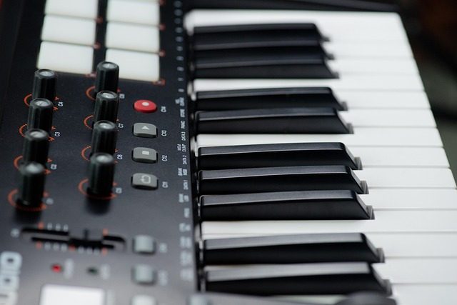 how many keys are there in piano keyboard