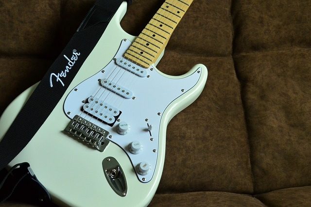 can you play an electric guitar without an amplifier