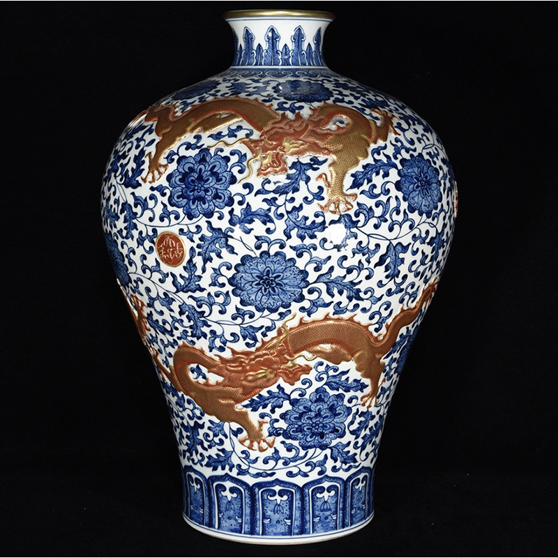 LY0766 Qingqianlong style blue and white embossed alum red drawing gold dragon pattern plum vase