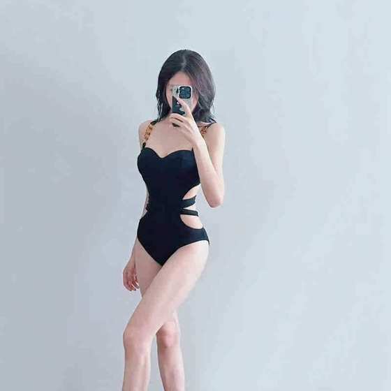 
Black high-end fashion conservative 2025 new swimsuit for women with small breasts and steel support to cover their belly