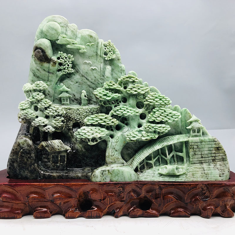 (all the way high up the brocade embroidery front) Top four famous jade boutique unique mountain jade pendulum pieces 9 7 catties y59