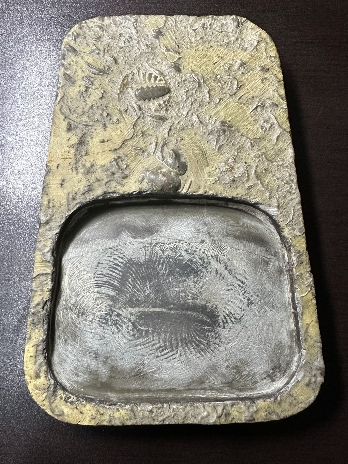 中国燕子石　硯 山东名砚，燕子石即三叶虫化石