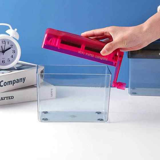 桌面手动碎纸机 办公A6迷你手动碎纸机桌面手摇式文件粉碎机