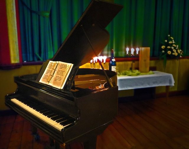 how many keys are in a grand piano