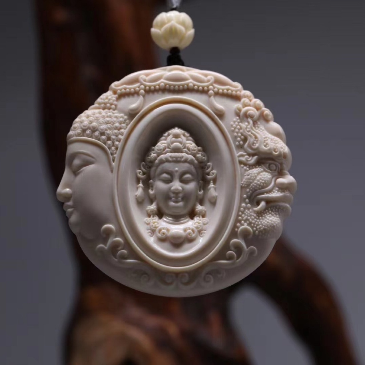 Guanyin Rulai Meng ivory transfer card couple pendant card Buddha card pendant car pendant gift collection