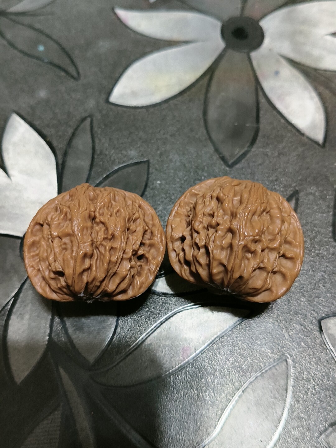 文玩堂：ムンセン承徳密紋 木栓・小凹底 狮子头胡桃（稀少） 正品磨盘核桃文玩狮子头收藏级精品延庆老树高端手盘玩把件解压评价- 淘宝网