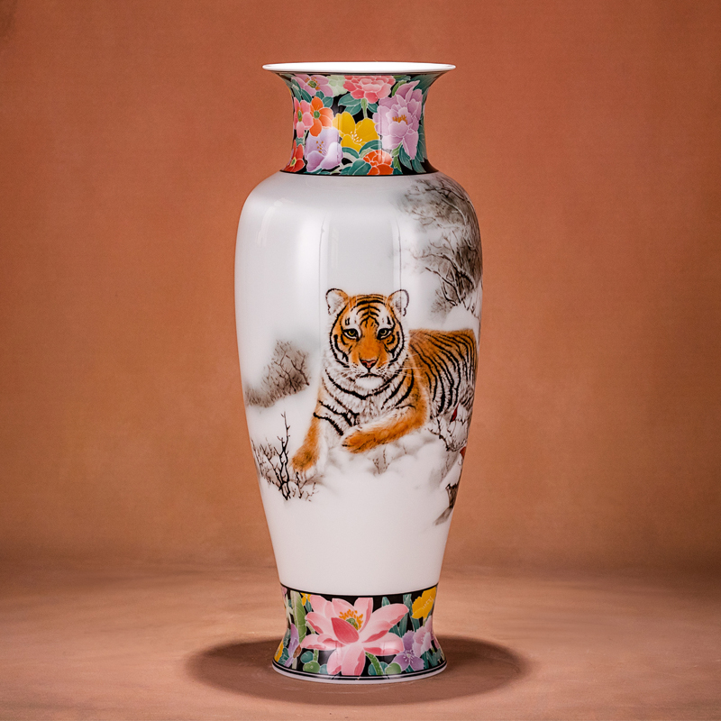 Original hand-painted tiger figure ceramic vase living room study light luxury new Chinese-style decoration Bogu shelf ornaments Mr. Yuan