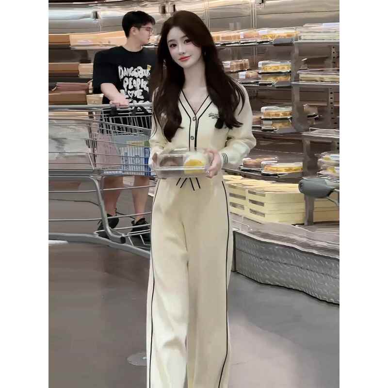 Supdorx Small Fragrance Style Apricot V-Neck Knitted Casual Sports Suit for Women, Spring and Autumn Fashion Wide-Leg Pants Two-Piece Set Trendy