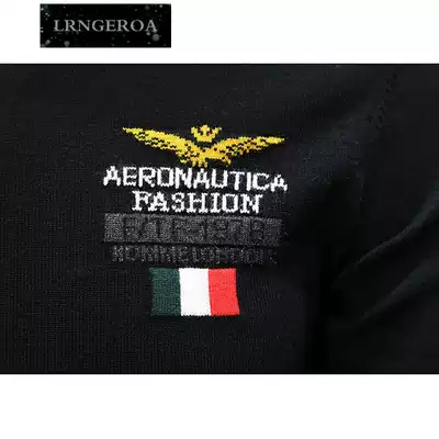 4 tide 2019 new round neck slim sweater men's Korean version of autumn and winter trend badge embroidery personality trend knitting bottoming