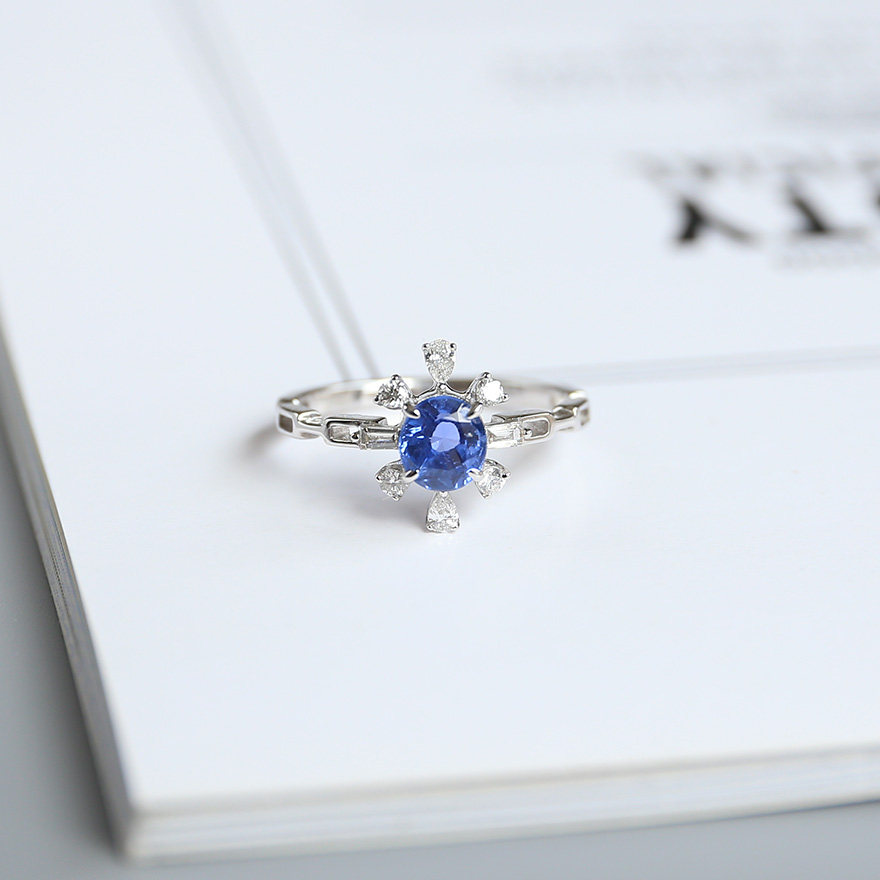 (Full Sky Stars) 0 85 Clay Sapphire Female Ring 18K Platinum Diamond Studded Jewelry Gift