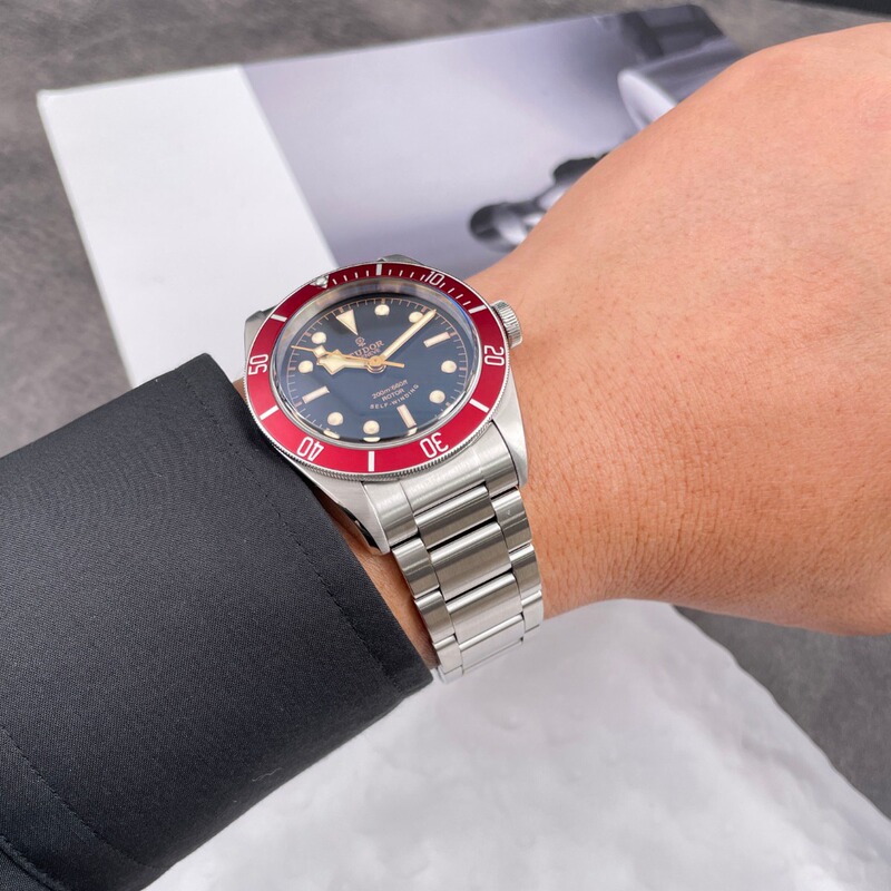 [98 New] Tudor Black Bay Little Red Flower Men's Watch 79220R Automatic Mechanical Stainless Steel Men's Watch 41mm Dial Diameter