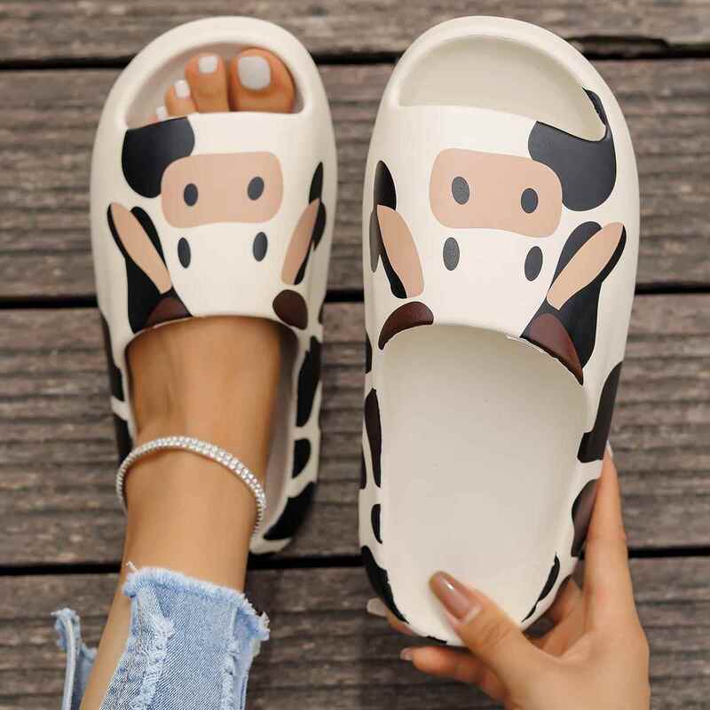 Cow Slippers for Women, Autumn 2025 New Model, Indoor Home Bath Non-Slip Thick-Soled Cartoon Cute Slippers for Outdoor Wear