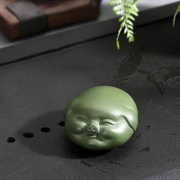 Authentic yixing original mineral green sand mud purple pig head auspicious pig pet tea tray decoration tea products cute pig tea cloud
