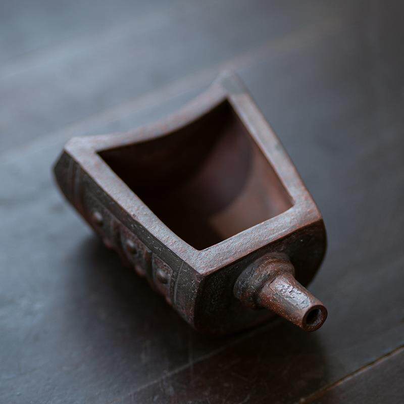 Yixing raw ore purple sand tea dispenser tea cup hand-caught pot tea set accessories imitation bronze chime fair cup