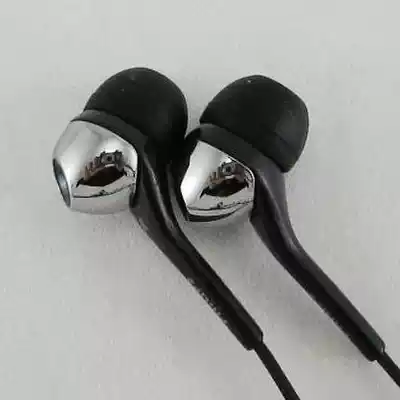 Excellent medium and high frequency in-ear earplugs High-resolution features vocal mobile phone MP3 music headphones