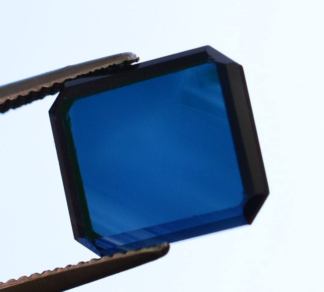 Boutique men's atmospheric square natural sapphire naked stone 6 15ct color clear and translucent special offer