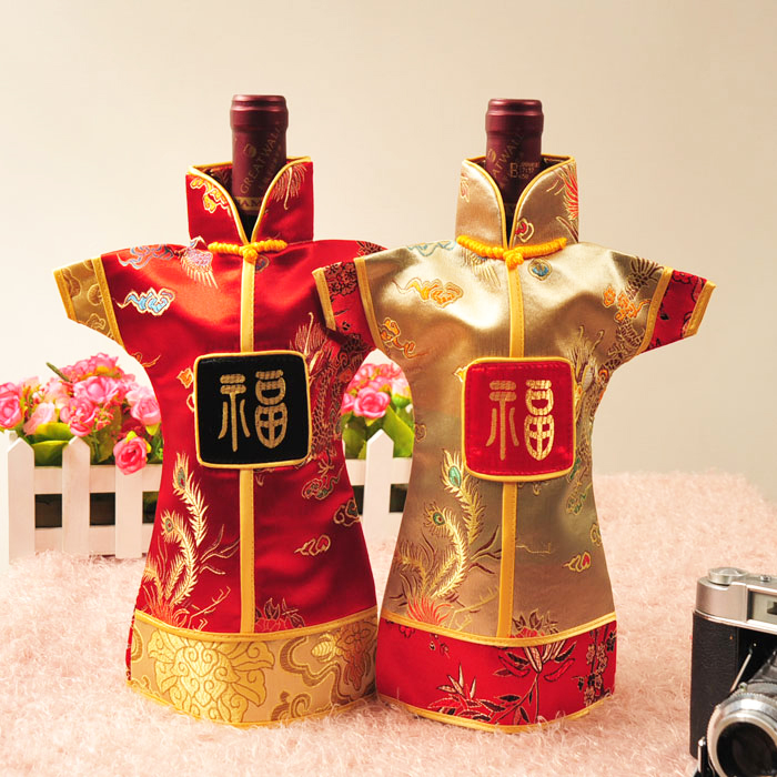 Chinese Wind Featured Gift Brocade Silk Satin Satin Qipao Don Dress Red Wine Bottle Set Wine Cover Gifts of Old Foreign Gift-Taobao