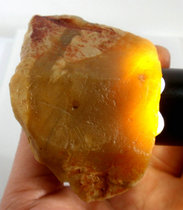 228 grams of authentic Bahrain stone national stone Fuhuang stone chicken blood stone frozen stone colored stone