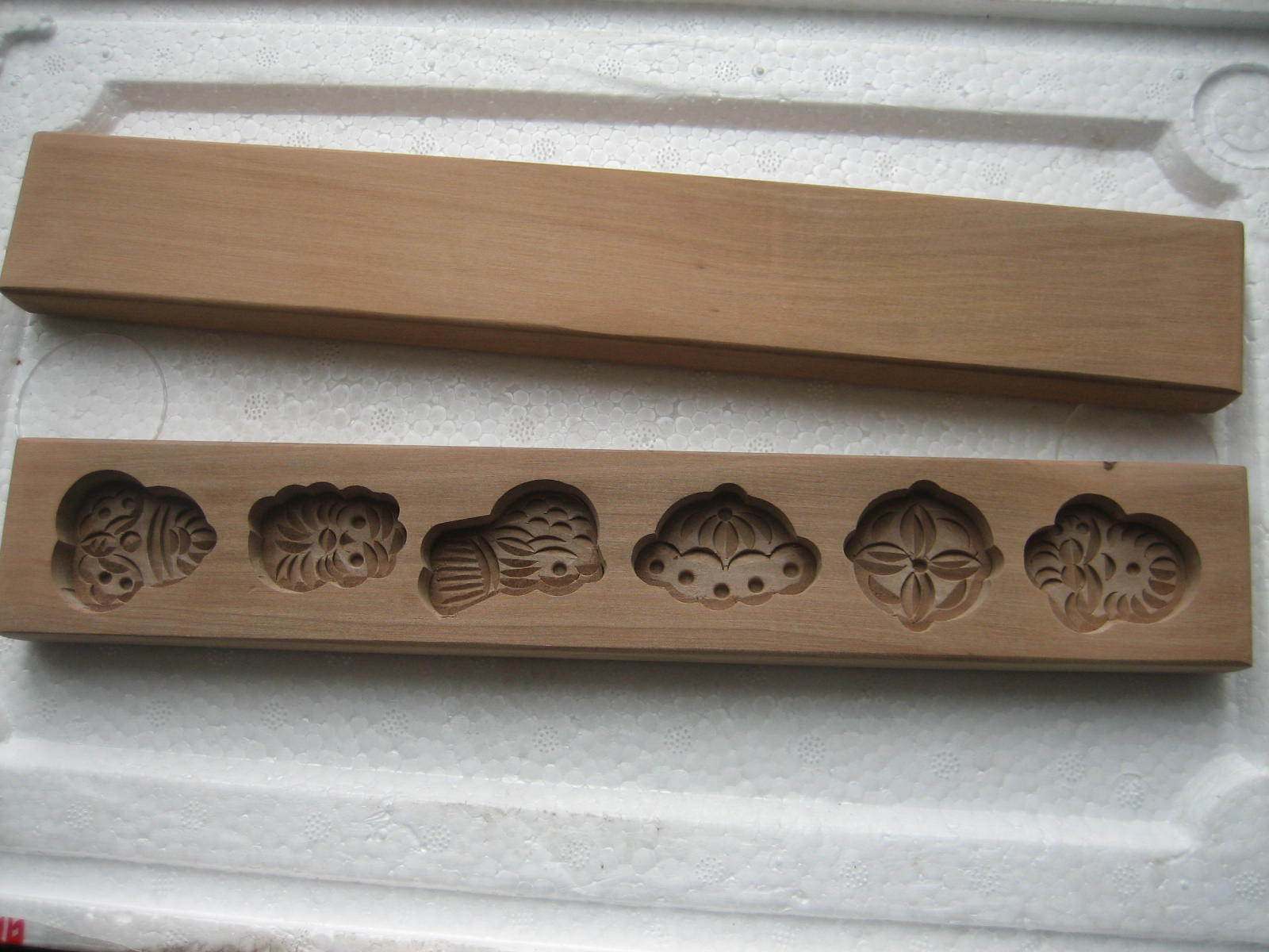 Exquisite wood carving children's baking mold small cake chocolate small biscuit sushi mold a row of 6 patterns