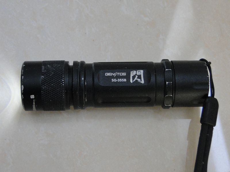Japan Gentos Flash SG-355B LED Bright Light Flashlight Mini Flashlight Small Flashlight Focusing