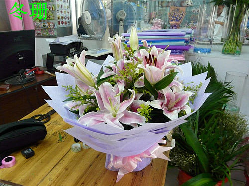 南京扬中扬中香水百合花束无锡同城鲜花速递朋友同事领导长辈礼物