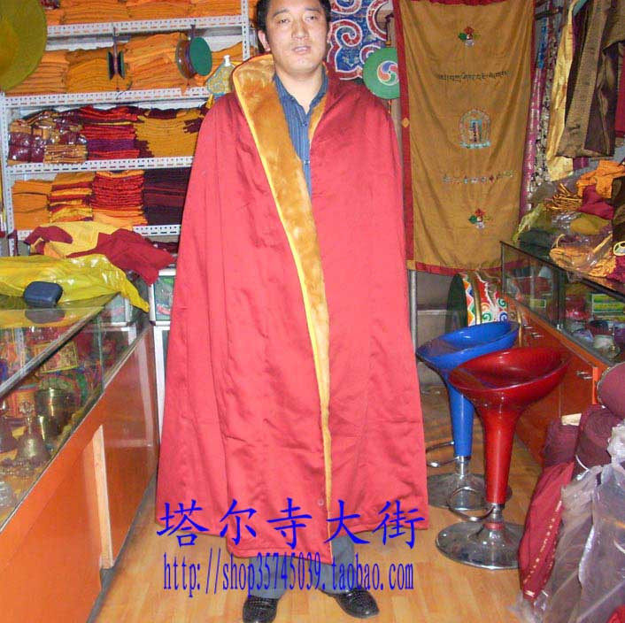 Lama's coat with a big bar, a coat for lama to meditate against wind and cold