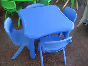Children's plastic table and chair learning table baby table kindergarten special desks and chairs thickened plum table